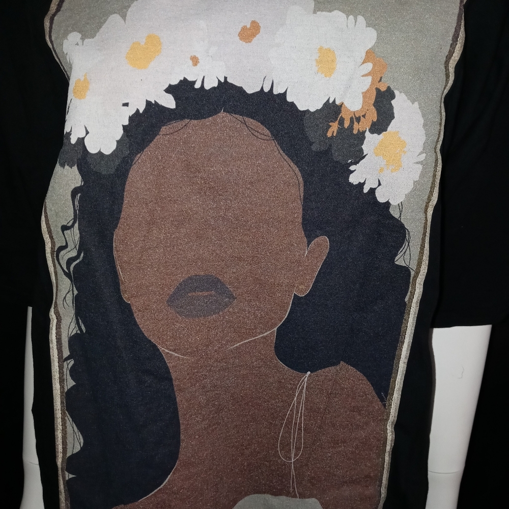 π Black Beauty π Women's Printed Tee - Picture 3 of 6